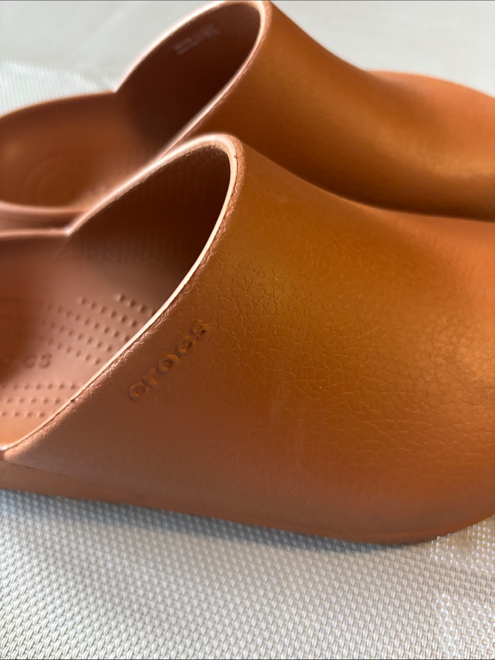 CROCS dylan Clogs in Chestnut Brown wms sz 6 like new - Picture 3 of 7